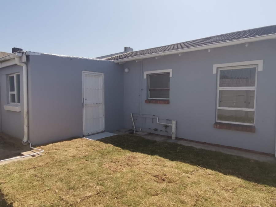 2 Bedroom Property for Sale in Sherwood Eastern Cape